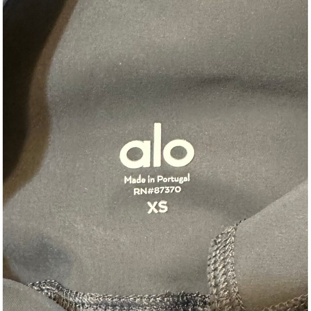 Alo Yoga Women's High Waisted Ripped Warrior Legging Size XS - Picture 9 of 9